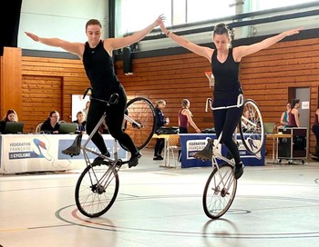 Audrey & Charlie – Un duo solaire pour la Coupe du Monde à Puteaux